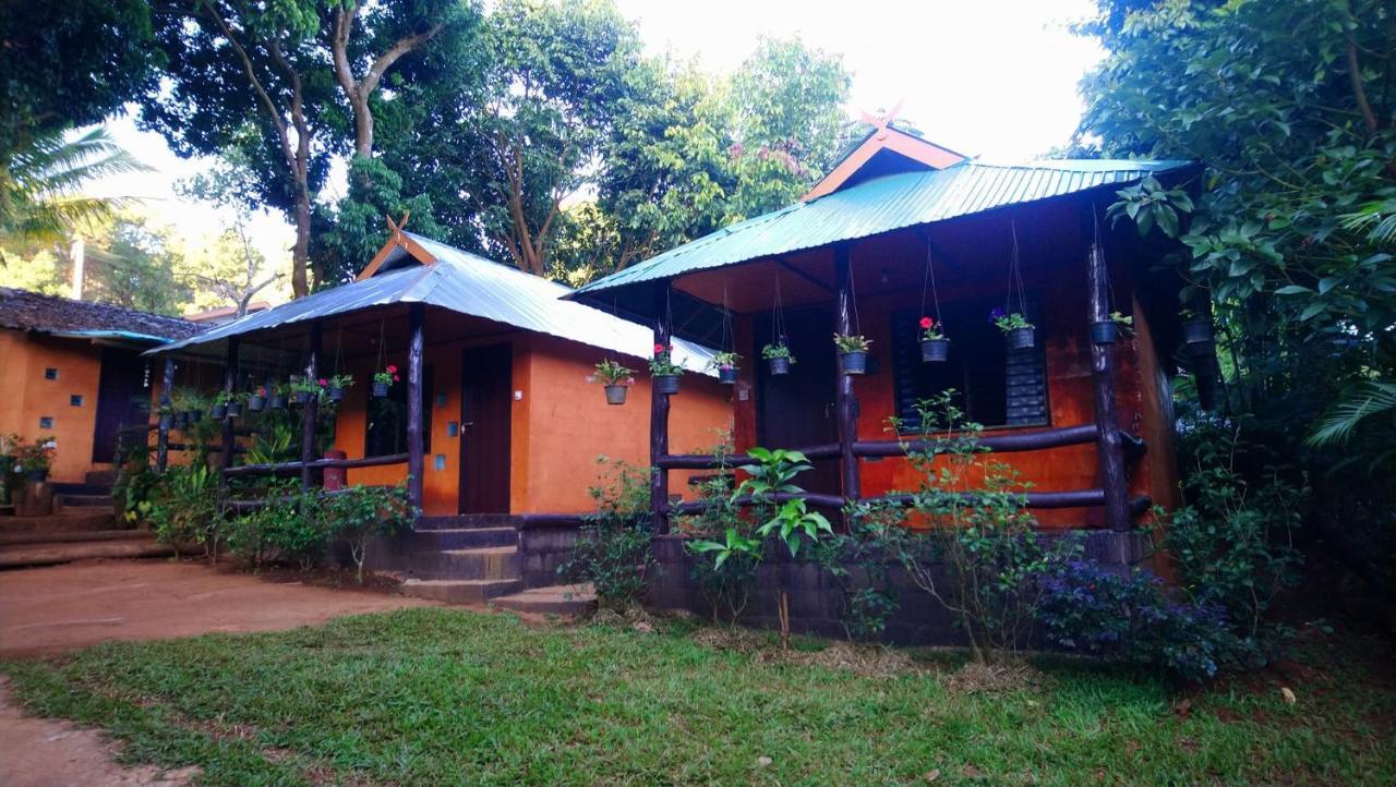 บ้านดินโฮมสเตย์ ปางอุ๋ง Ban Huai Makhuea Som Dış mekan fotoğraf